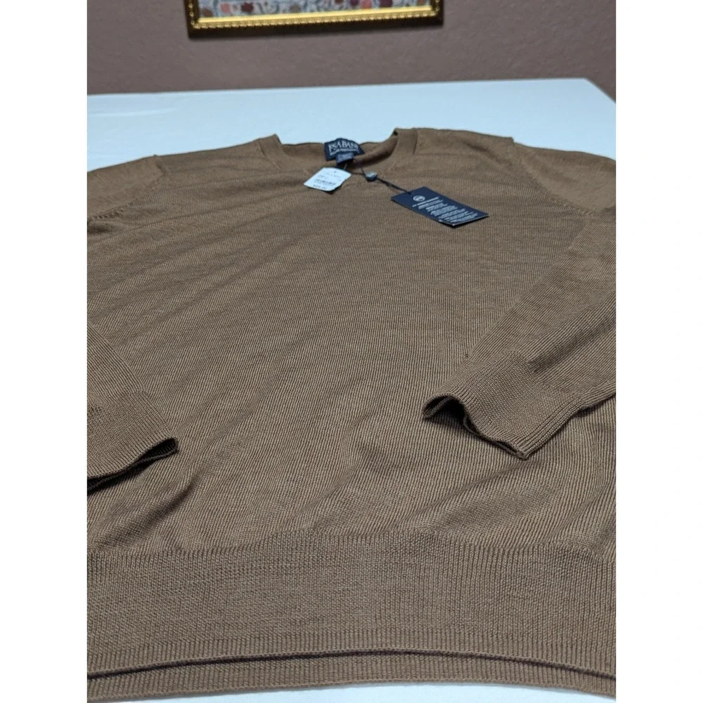 Jos A Bank Traveler Performance Merino Wool V-Neck Sweater Brown Mens Medium NEW